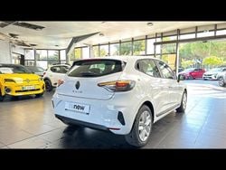 Blanc Utilisé 2024 Renault Clio V Evolution Citadine | 16 299 € (Prix juste)