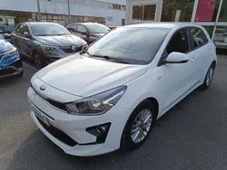 Blanc Utilisé 2021 Kia Rio Active Berline | 15 980 € (Prix juste)