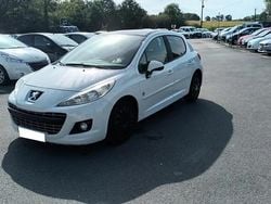 Blanc Utilisé 2011 Peugeot 207 Active Berline | 6 990 € (Prix juste)