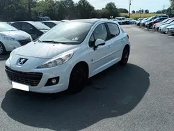 Blanc Utilisé 2011 Peugeot 207 Active Berline | 6 990 € (Prix cher)