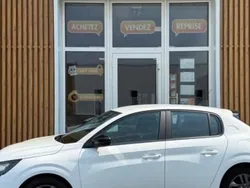 Blanc Utilisé 2021 Peugeot 208 Active Citadine | 11 980 € (Prix juste)