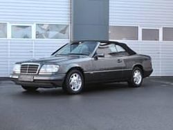 Gris Utilisé 1996 Mercedes E200 Cabriolet | 34 000 €