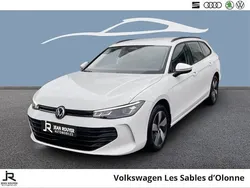 Blanc Utilisé 2024 VW Passat Coupé | 33 999 € (Prix assez cher)