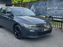 Gris Utilisé 2021 VW Golf VIII Life Berline | 18 490 € (Prix juste)