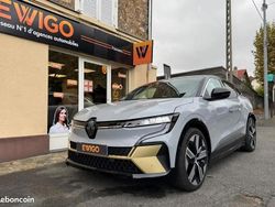 Gris Utilisé 2022 Renault Mégane Iconic Berline | 24 490 € (Prix juste)
