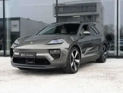Vert Nouvelle 2025 Porsche Macan Chrono SUV | 99 900 € (Prix juste)