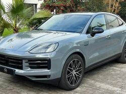 Gris Utilisé 2023 Porsche Cayenne Turbo SUV | 102 800 €