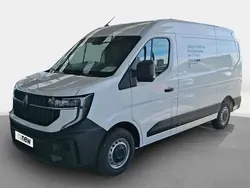 Blanc Nouvelle 2025 Renault Master Van | 48 990 €