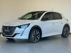 Blanc Utilisé 2022 Peugeot e-208 GT Citadine | 19 990 € (Prix juste)