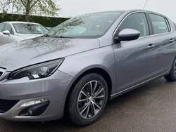Gris Utilisé 2015 Peugeot 308 Allure Berline | 8 990 € (Prix juste)