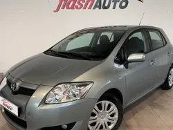 Gris Utilisé 2010 Toyota Auris Berline | 7 900 €