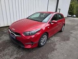 Rouge rubis mã©tallisã© Utilisé 2022 Kia Ceed Motion Berline | 16 999 € (Bon prix)