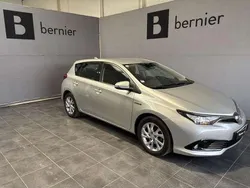Utilisé 2016 Toyota Auris Hybrid Berline | 14 980 € (Prix juste)