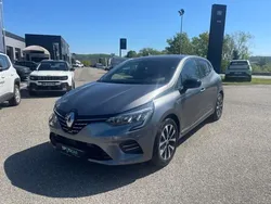 Gris Utilisé 2023 Renault Clio V Techno | 17 450 € (Prix juste)