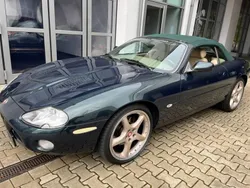 Vert Utilisé 2001 Jaguar XKR Cabriolet | 29 890 € (Prix juste)