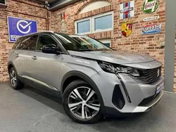 Gris Utilisé 2024 Peugeot 5008 Allure Monospace | 33 815 € (Prix assez cher)