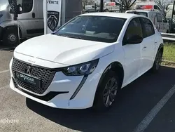 Blanc Utilisé 2023 Peugeot e-208 Style Citadine | 17 999 € (Prix juste)