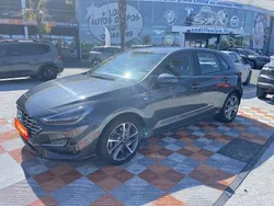 Gris Utilisé 2024 Hyundai i30 Berline | 20 980 € (Prix juste)