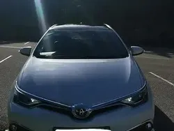 Blanc Utilisé 2015 Toyota Auris Hybrid Berline | 13 900 € (Prix juste)