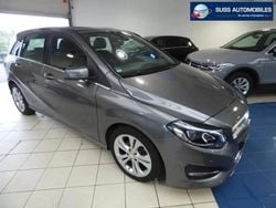 Gris Occasion 2017 Mercedes 180 Urban Berline | 16 990 € (Prix juste)