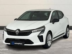 Blanc Utilisé 2024 Renault Clio V Evolution Berline | 16 499 € (Prix juste)