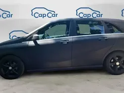 Noir Utilisé 2013 Mercedes 200 Monospace | 10 990 €