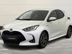 Utilisé 2020 Toyota Yaris Hybrid Design Berline | 19 299 € (Prix juste)