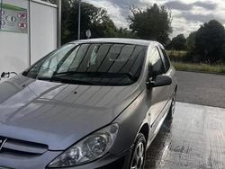 Gris Utilisé 2005 Peugeot 307 Berline | 1 500 € (Prix assez cher)