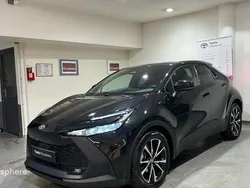 Noir Nouvelle 2024 Toyota C-HR Design SUV | 29 990 € (Prix assez cher)