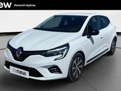 Blanc Utilisé 2023 Renault Clio V Evolution Citadine | 15 990 € (Prix juste)