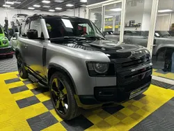 Gris Utilisé 2023 Land Rover Defender Dynamic SUV | 94 990 € (Prix juste)