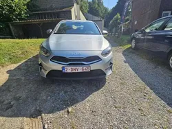 Gris Utilisé 2023 Kia Ceed Berline | 15 500 €