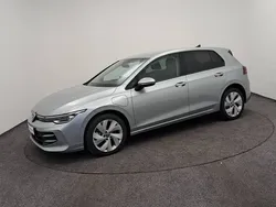 Gris Utilisé 2025 VW Golf VIII Berline | 38 590 € (Prix assez cher)