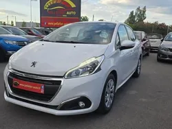 Blanc Utilisé 2019 Peugeot 208 Business-Line Citadine | 10 890 € (Prix juste)
