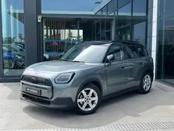 Vert Nouvelle 2025 Mini Countryman Classic SUV | 43 490 € (Prix juste)
