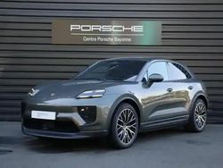 Vert aventurine métallisé Utilisé 2024 Porsche Macan SUV | 107 800 €