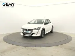 Blanc Utilisé 2023 Peugeot e-208 Active Citadine | 18 290 € (Prix juste)