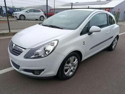 Blanc Utilisé 2010 Opel Corsa Cosmo Berline | 3 900 € (Prix assez cher)