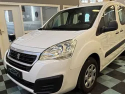 Utilisé 2018 Peugeot Partner Tepee Monospace | 10 990 € (Prix juste)