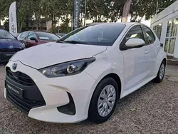 Utilisé 2022 Toyota Yaris Hybrid Berline | 18 990 € (Prix juste)