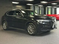Noir Utilisé 2021 Alfa Romeo Stelvio Super SUV | 33 990 € (Prix juste)