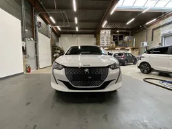 Blanc Utilisé 2023 Peugeot e-208 Style Citadine | 25 980 €