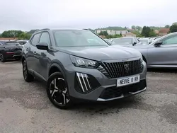 Gris Nouvelle 2025 Peugeot 2008 Allure SUV | 26 990 € (Prix juste)