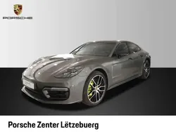 Vert Utilisé 2024 Porsche Panamera 4 Platinum Edition Berline | 112 717 € (Prix assez cher)