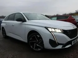 Blanc Nouvelle 2024 Peugeot 308 Allure Break | 28 900 € (Prix juste)