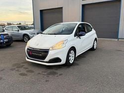 Blanc Utilisé 2016 Peugeot 208 Citadine | 5 490 € (Bon prix)