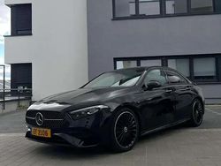 Noir Utilisé 2023 Mercedes A200 AMG line Citadine | 31 990 € (Prix assez cher)