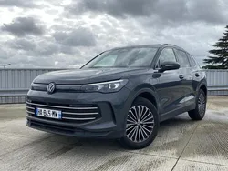 Gris Utilisé 2024 VW Tiguan Elegance SUV | 47 690 € (Super prix)