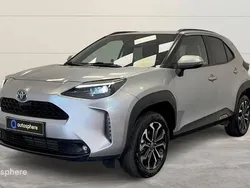 Gris Utilisé 2024 Toyota Yaris Cross Design SUV | 24 990 € (Prix juste)
