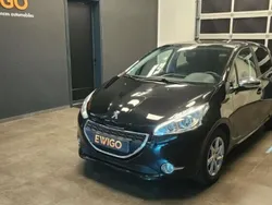 Noir Utilisé 2014 Peugeot 208 Active Citadine | 5 990 € (Prix juste)